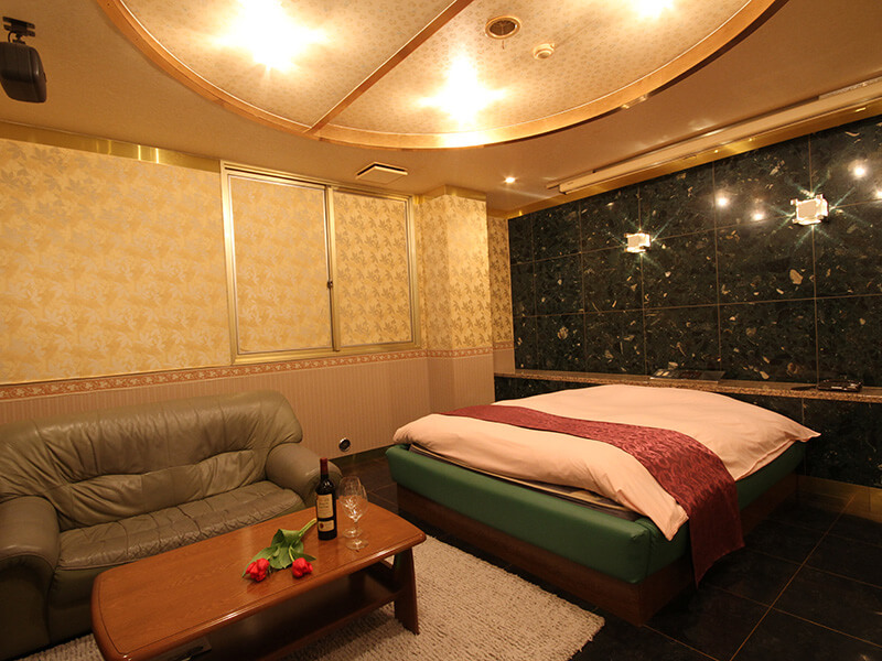 Room:702