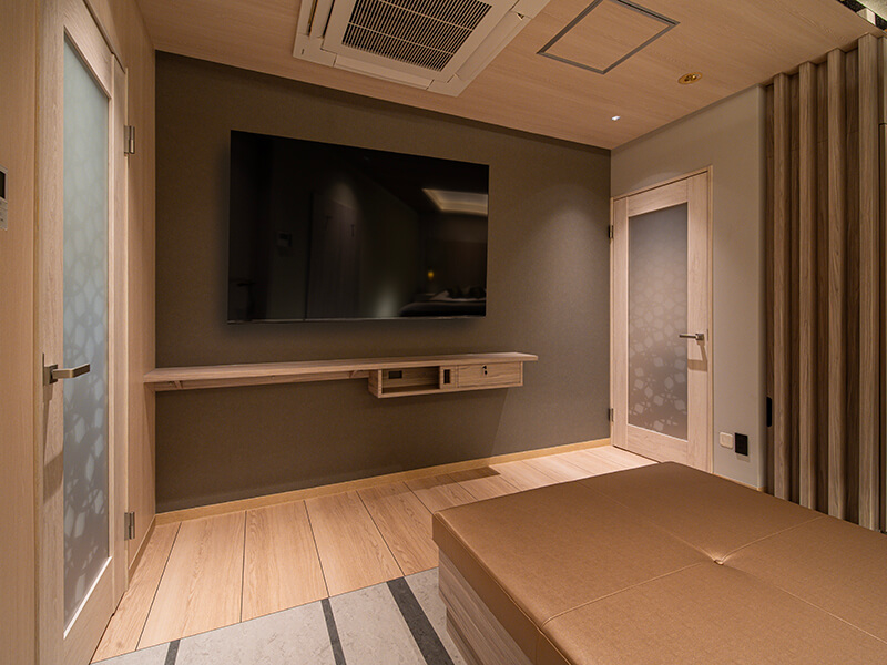 Room:132