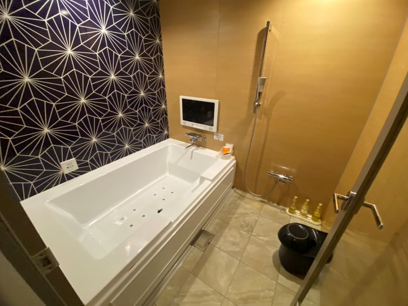 Room:706